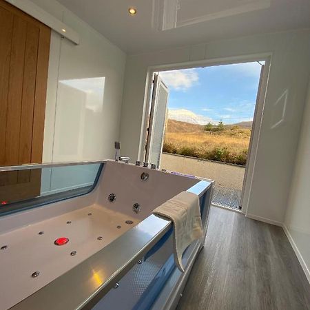 Highland Stays - Ben View Room & Jacuzzi Bath Fort William Exterior foto