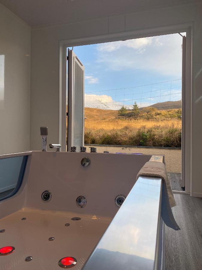 Highland Stays - Ben View Room & Jacuzzi Bath Fort William Exterior foto