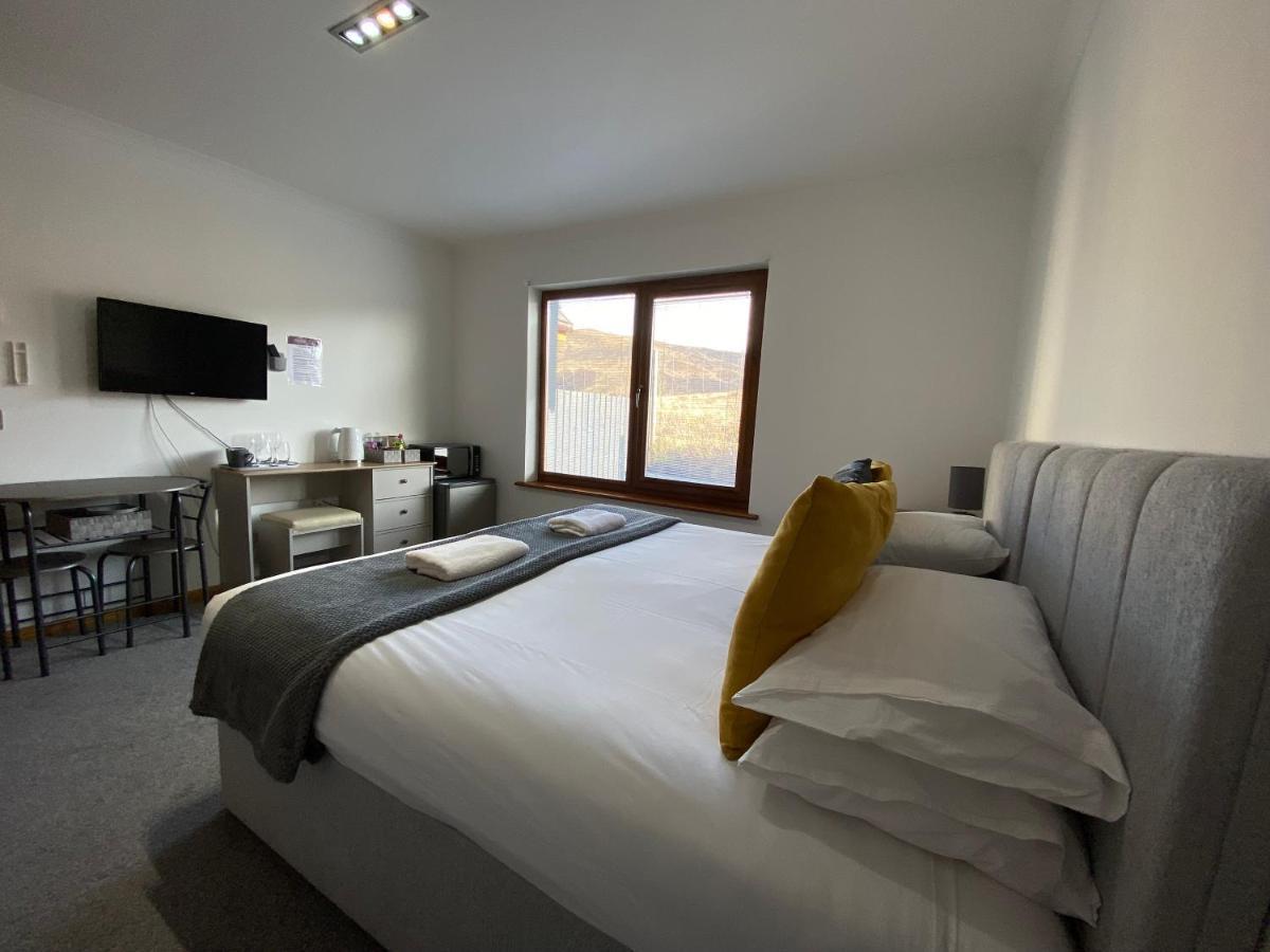 Highland Stays - Ben View Room & Jacuzzi Bath Fort William Exterior foto